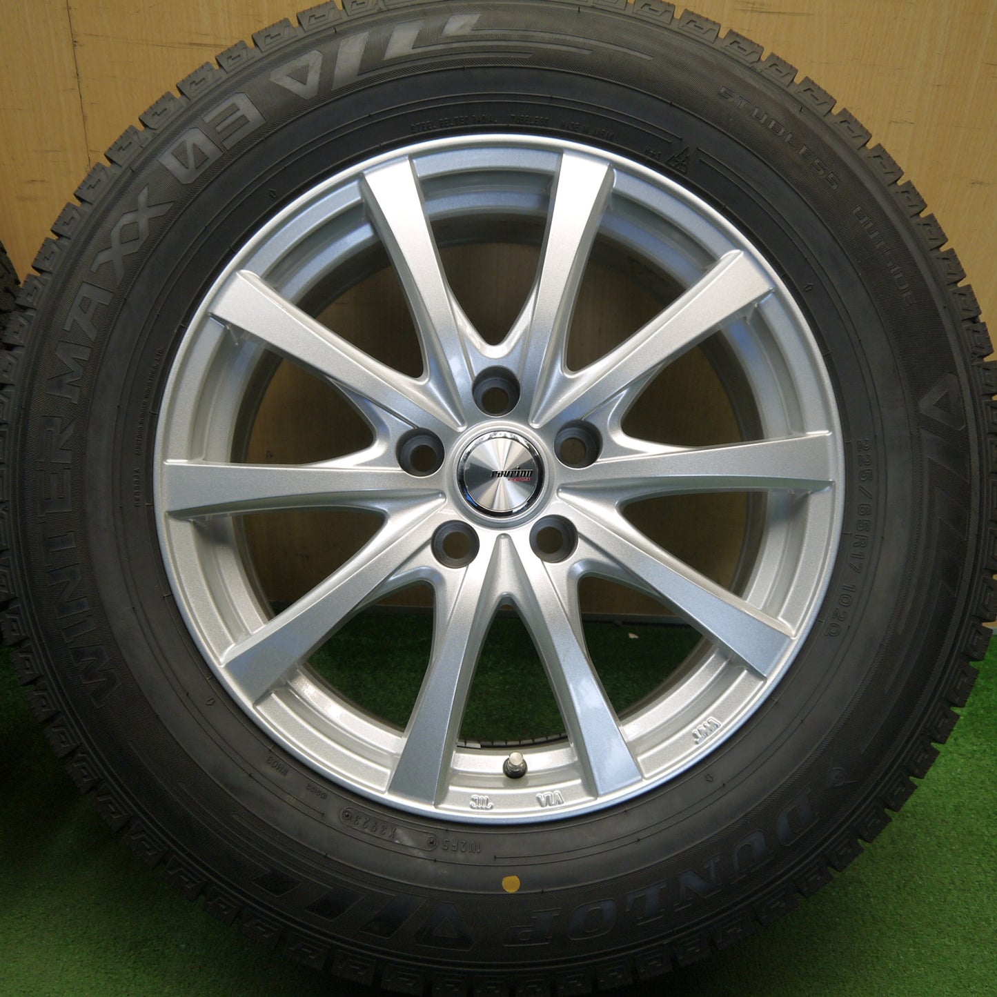バリ溝！23年！キレイ！9.5分★スタッドレス 225/65R17 ダンロップ ウインターマックス 03 ravrion RS01 ラブリオン 17インチ PCD114.3/5H★6050103Hス