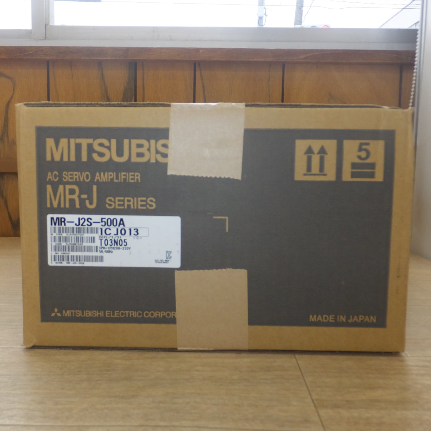 [送料無料] 未使用★三菱 MITSUBISHI サーボアンプ AC SERVO AMPLIFIER MR-J SERIES MR-J2S-500A(5)★