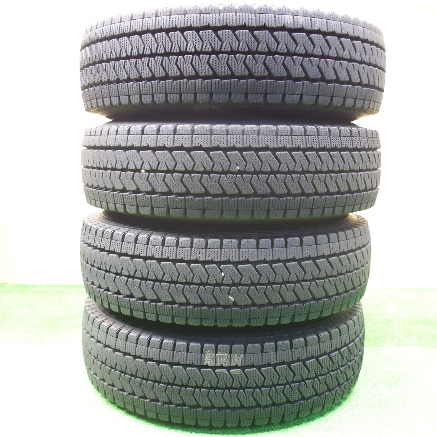 超バリ溝！24年！キレイ！ほぼ10分★スタッドレス 195/80R15 107/105N ブリヂストン ブリザック VL10 REMUZEN レミューゼン 15インチ PCD139.7/6H★5112703KTス