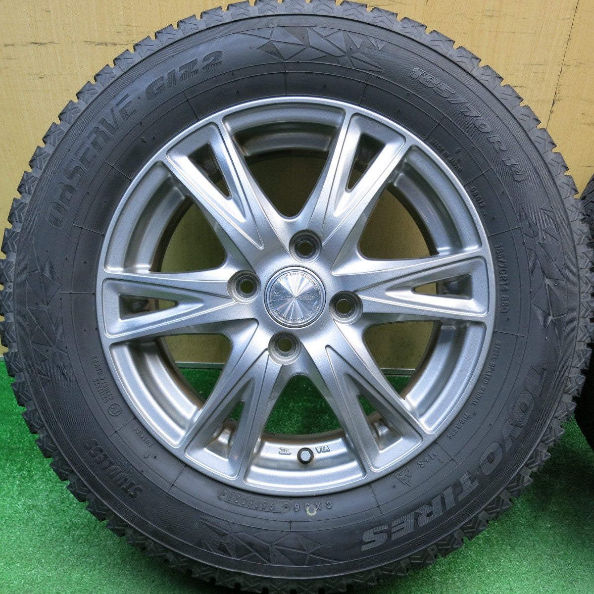 バリ溝！8.5分★スタッドレス 185/70R14 トーヨー オブザーブ GIZ2 Exceeder エクシーダー 14インチ PCD100/4H★6011104HAス