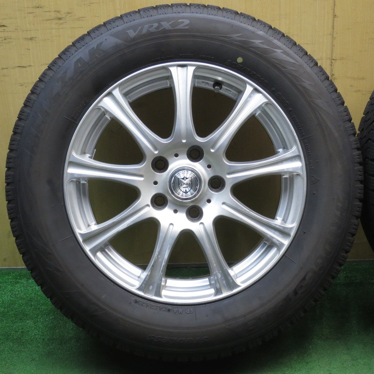 4本価格！23年★スタッドレス 205/65R16 ブリヂストン ブリザック VRX2 JOKER ジョーカー 16インチ PCD114.3/5H★5071002NJス