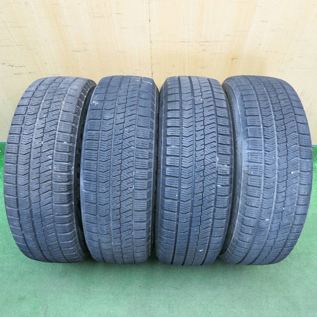 バリ溝！キレイ！9分★トヨタ 80系 ノア ヴォクシー 純正 195/65R15 スタッドレス ブリヂストン ブリザック VRX2 15インチ PCD114.3/5H★6052104HAス