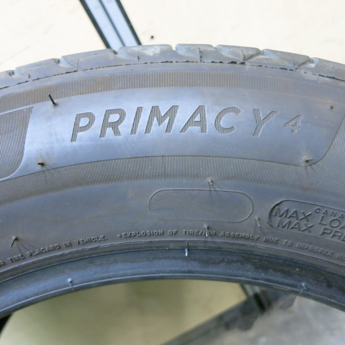 1本価格！22年★205/60R16 ミシュラン プライマシー4 タイヤ 16インチ ノア エスティマ プリウスα ヴォクシー 等★5052104ナノタ