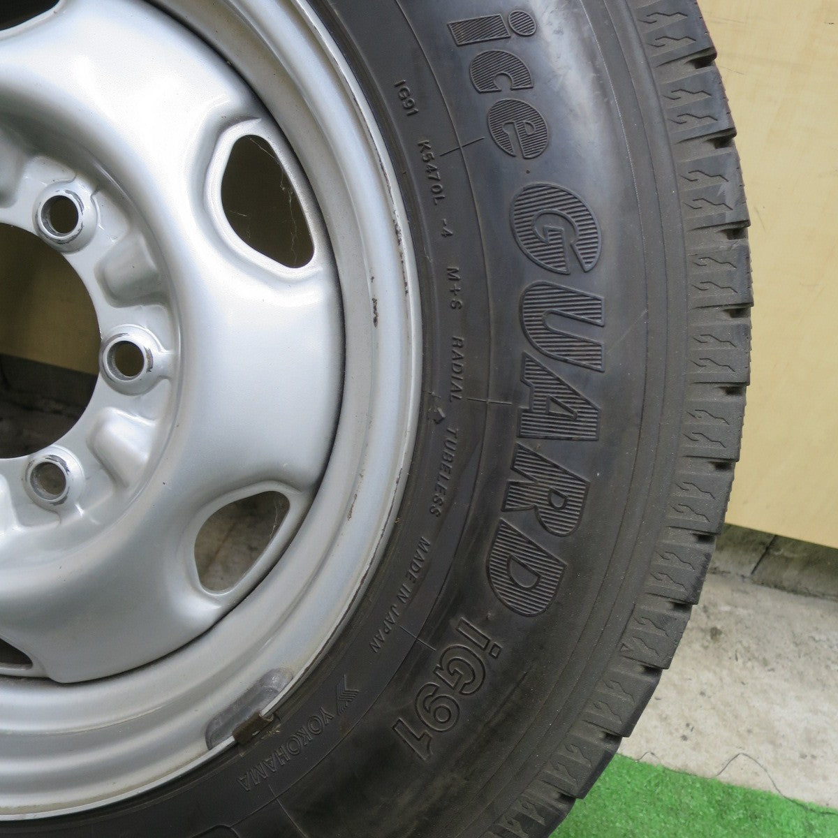 バリ溝！キレイ！9分！1本★スタッドレス 195/75R15 109/107L 12PR ヨコハマ アイスガード iG91 スチール ホイール 15インチ PCD139.7/6H★6012812ナス