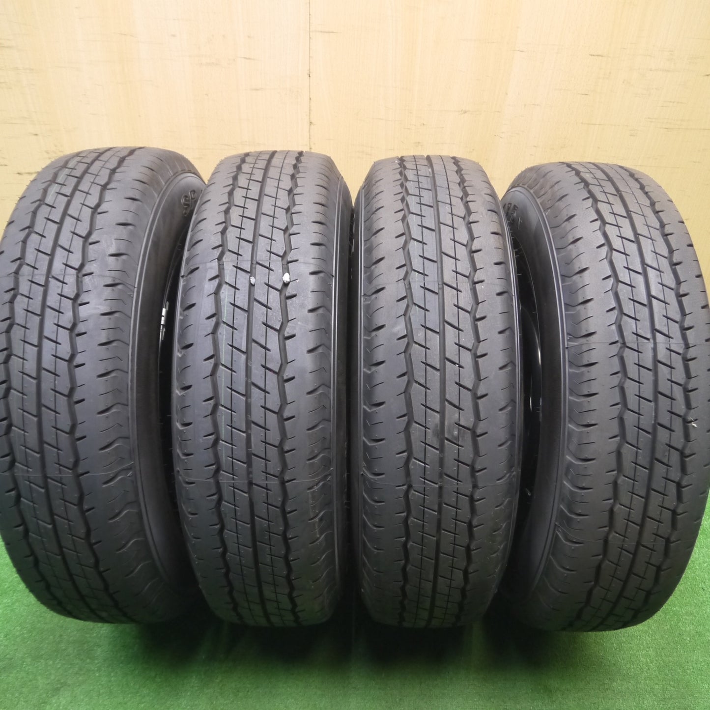 [送料無料] 新車外し！23年★トヨタ ハイエース 純正 スチール 195/80R15 107/105S ダンロップ SP175N 15インチ PCD139.7/6H★4111505Hノ