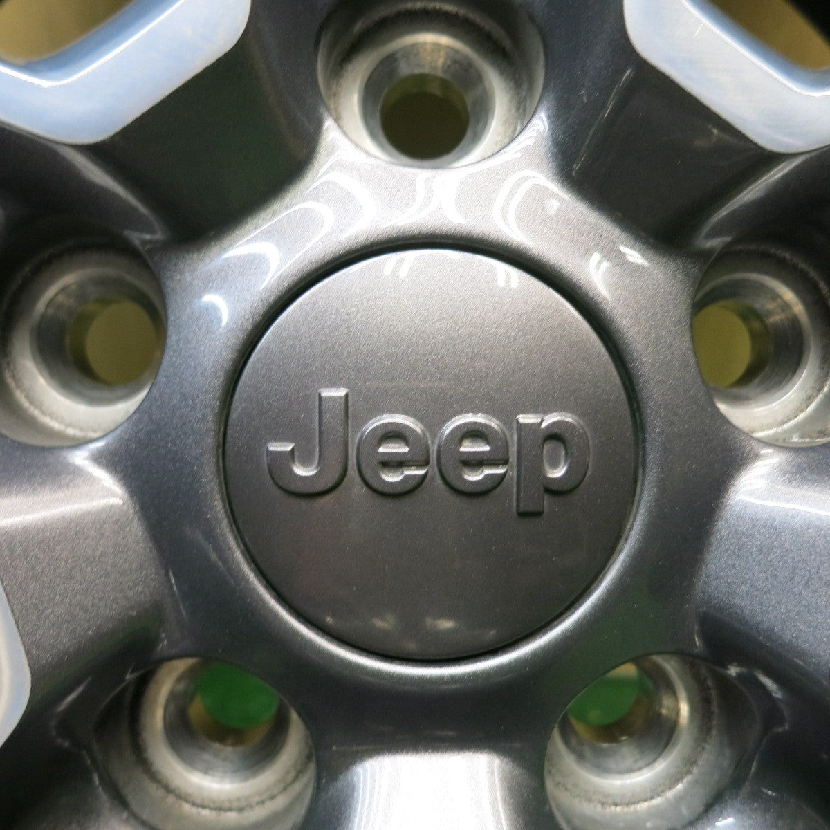 バリ溝！22年！キレイ！9.5分◎JEEP ジープ JL ラングラー アンリミテッド サハラ 純正 265/65R18 スタッドレス ヨコハマ アイスガード G075 18インチ PCD127/5H◎6071209HAス
