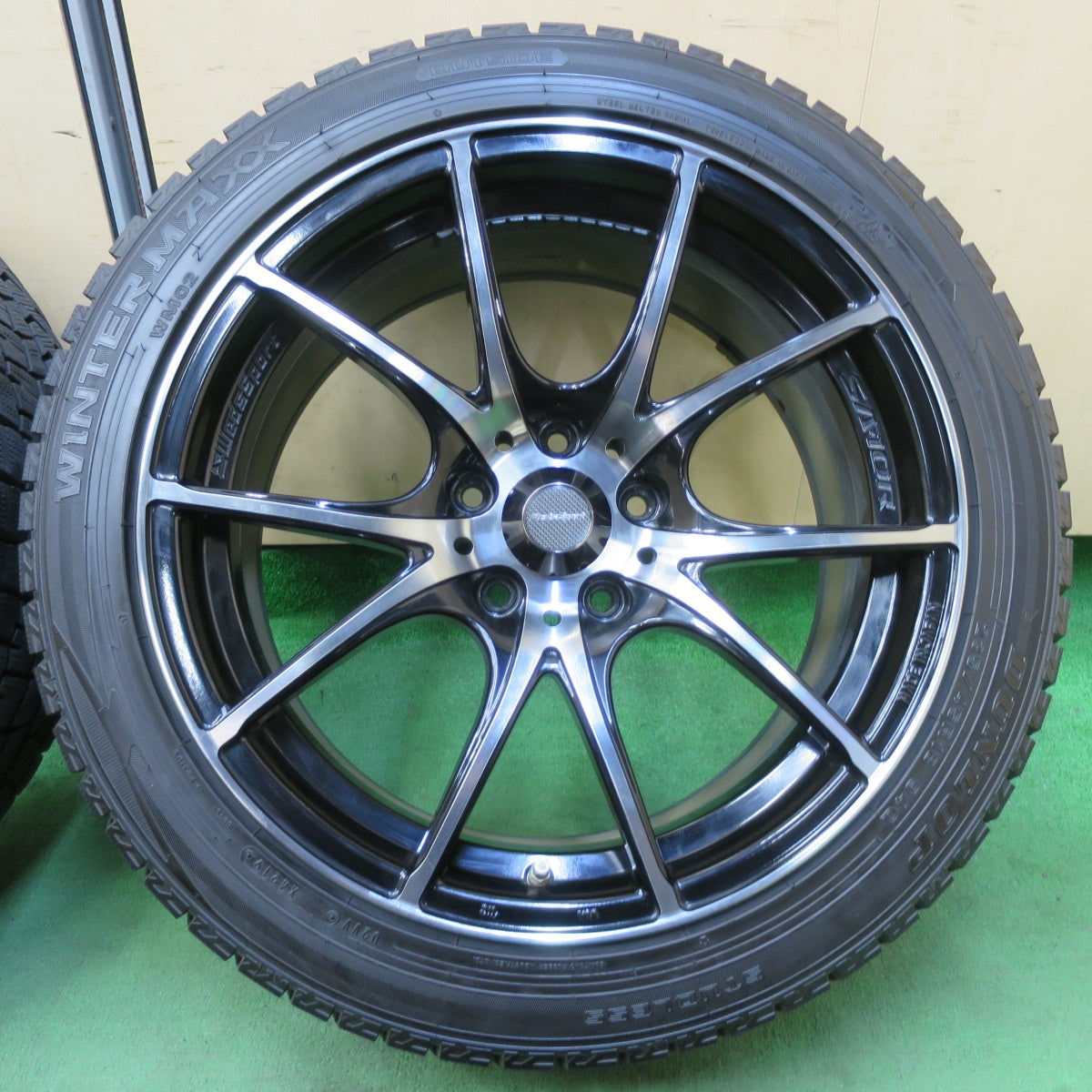 [送料無料] センサー付！バリ溝！9分★レクサス 等 WedsSport SA-10R 235/45R18 スタッドレス ダンロップ ウインターマックス WM02 18インチ PCD114.3/5H★5032101イス