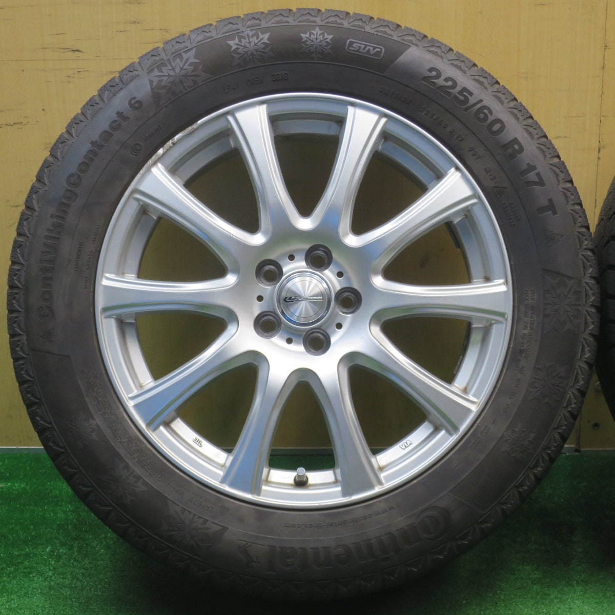バリ溝！8.5分★フォレスター 等 225/60R17 スタッドレス コンチネンタル コンチバイキング コンタクト6 LAUFBAHN ラウフバーン 17インチ PCD100/5H★5120401NJス