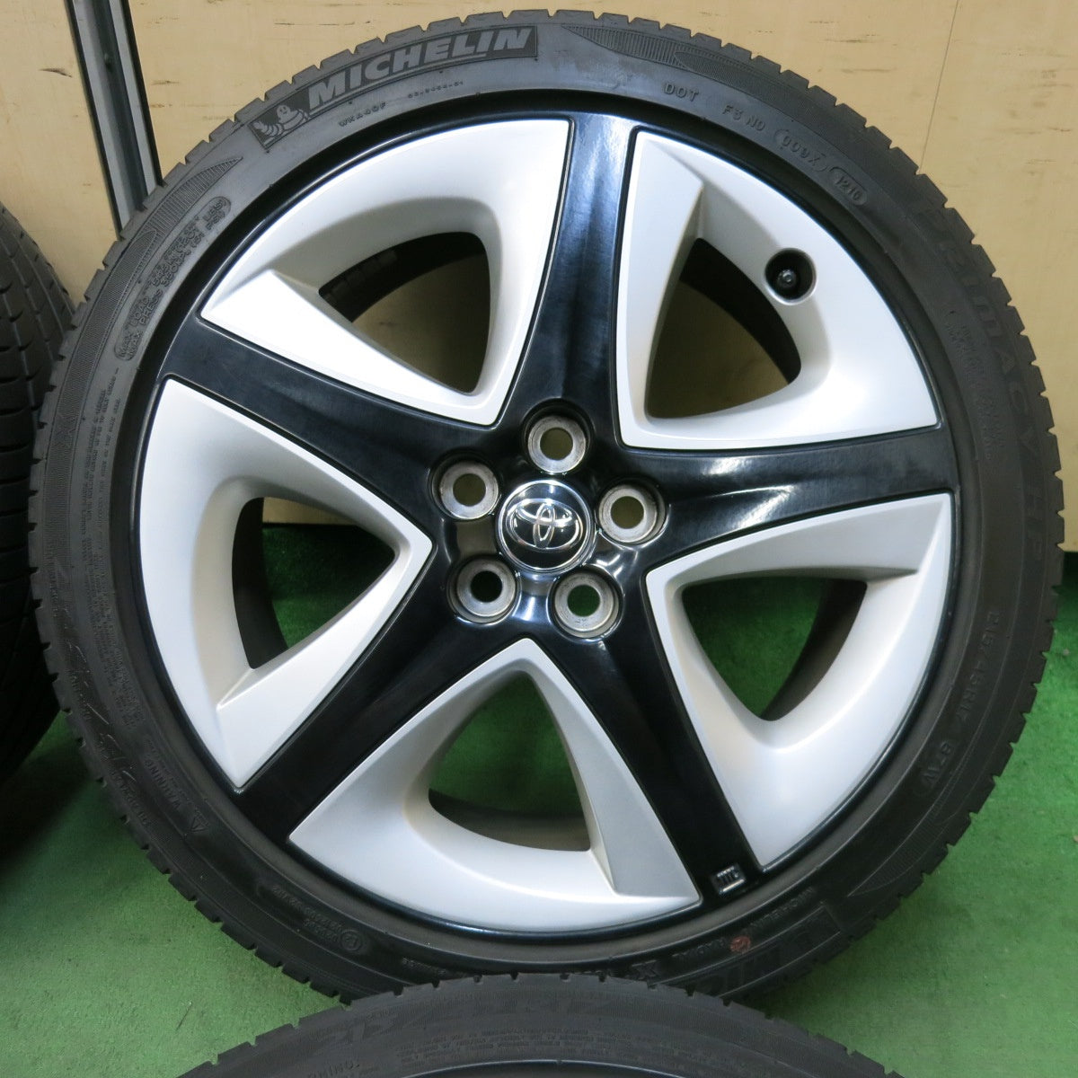 [送料無料] 4本価格★トヨタ 50系 プリウス ツーリング 純正 215/45R17 ミシュラン プライマシー HP 17インチ PCD100/5H★5032512SYノ