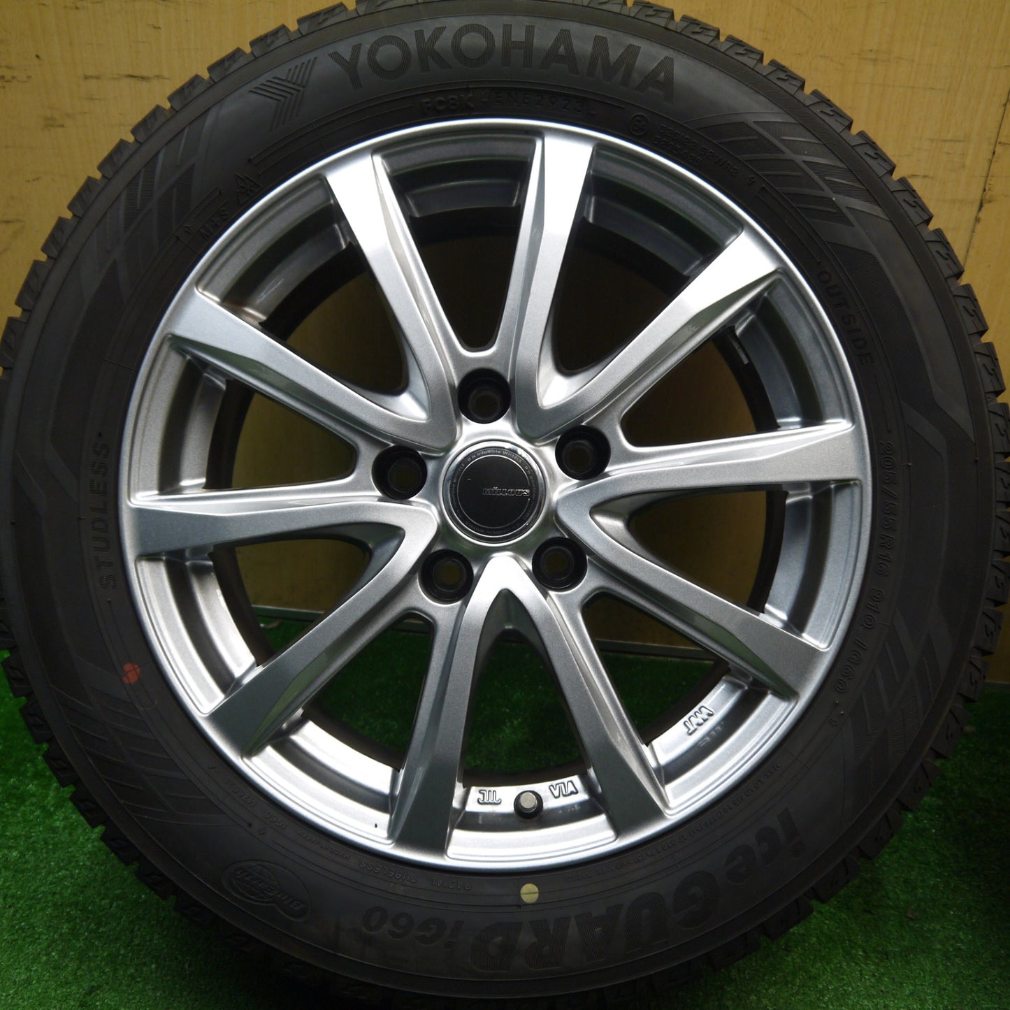 バリ溝！23年！キレイ！9.5分★スタッドレス 205/55R16 ヨコハマ アイスガード iG60 MiLLOUS VX ミルアス 16インチ PCD114.3/5H★5120805Hス