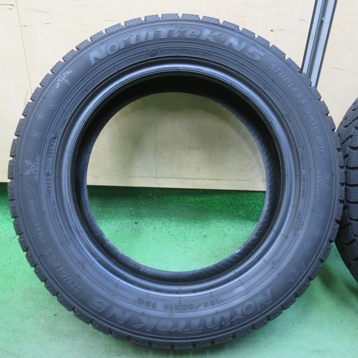 バリ溝！23年！9.5分★スタッドレス 165/65R14 オートバックス ノーストレック N5 タイヤ 14インチ タンク ルーミー 等★5101406イスタ