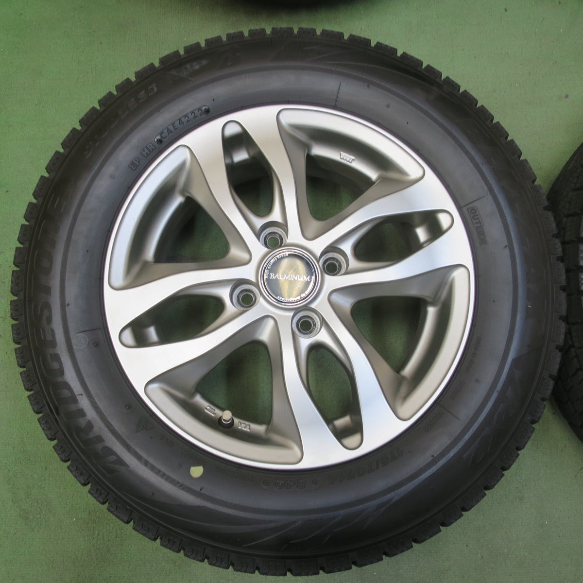 バリ溝！22年！キレイ！9.5分◎スタッドレス 175/70R14 ブリヂストン ブリザック VRX2 BALMINUM DS-M バルミナ 14インチ PCD100/4H◎6100704イス
