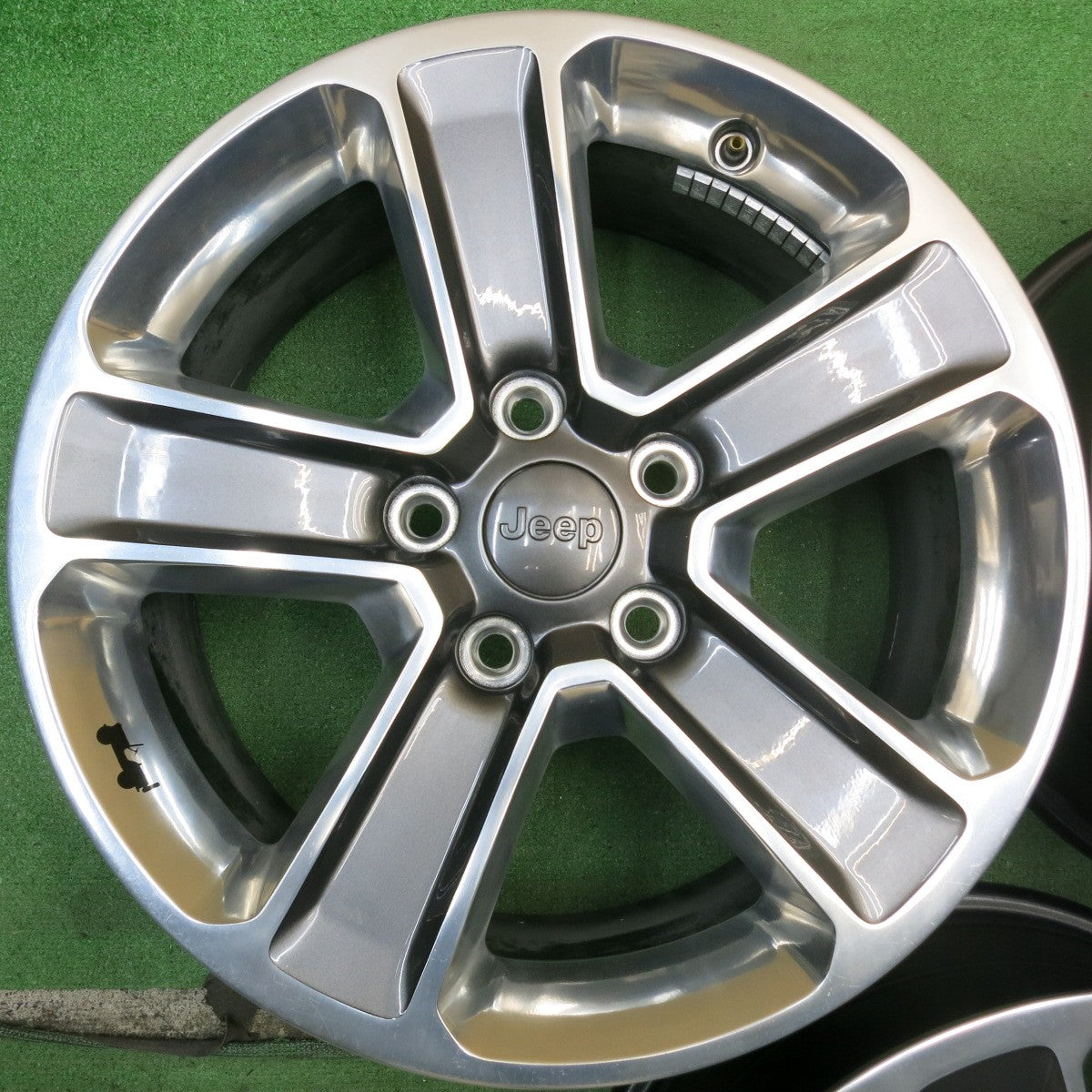 キレイ！5本★JEEP ジープ JL ラングラー アンリミテッド サハラ 純正 ホイール 18インチ 18×7.5J PCD127/5H★6071106HAホ