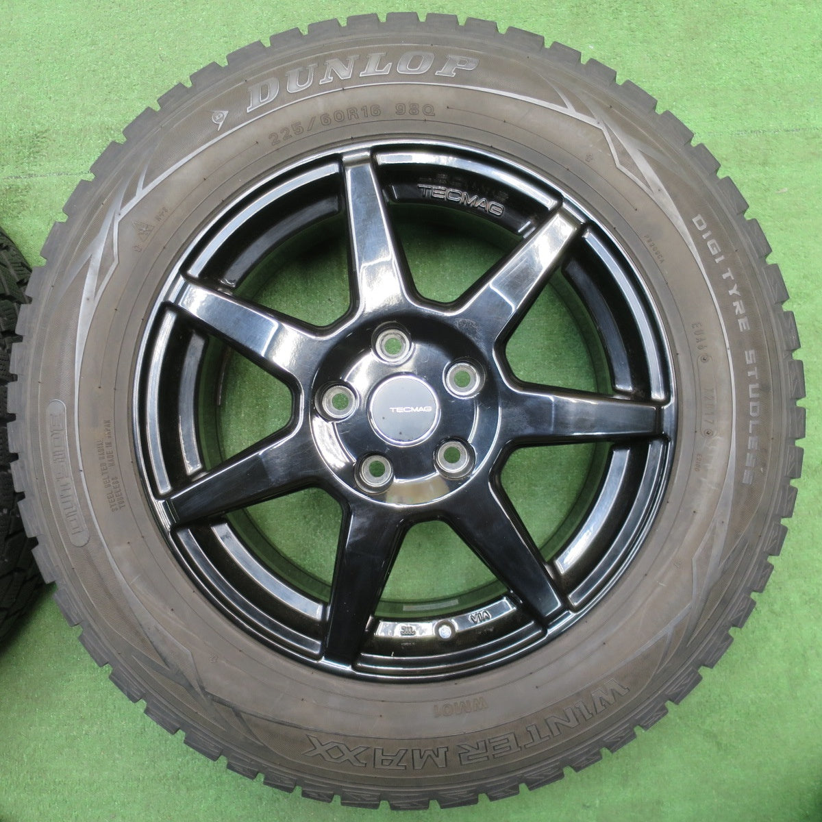 バリ溝！キレイ！9.5分★BMW 等 TECMAG Type 207R 225/60R16 スタッドレス ダンロップ ウインターマックス WM01 テクマグ タイプ 207R 16インチ PCD112/5H★6021006NJス