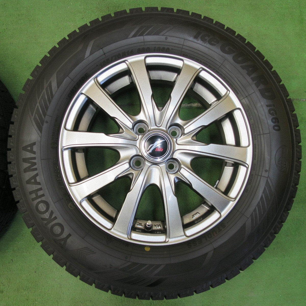 バリ溝！21年！キレイ！ほぼ10分★スタッドレス 185/70R14 ヨコハマ アイスガード iG60 Fang ファング 14インチ PCD100/4H★5012805イス