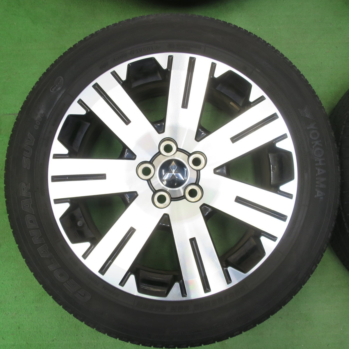 [送料無料] バリ溝！8.5分★三菱 デリカ D:5 純正 225/55R18 トーヨー A24 ヨコハマ ジオランダー SUV G055 18インチ D5 PCD114.3/5H★5031208イノ