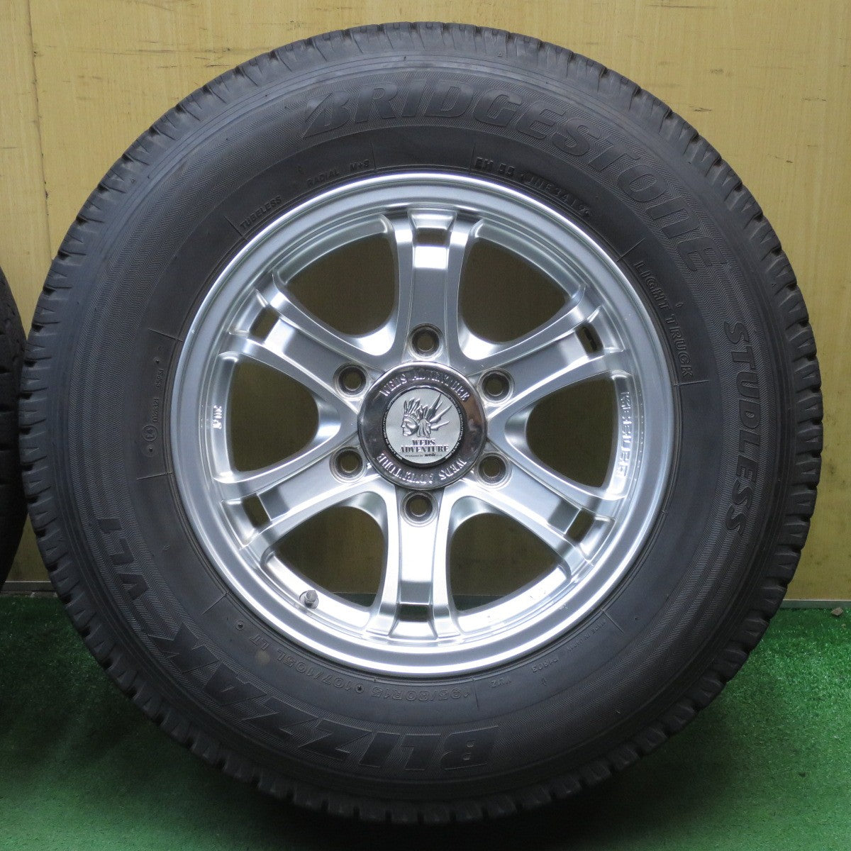 バリ溝！キレイ！9分◎KEELER FORCE 195/80R15 107/105L スタッドレス ブリヂストン ブリザック VL1 キーラー フォース 15インチ PCD139.7/6H◎6092905NJス