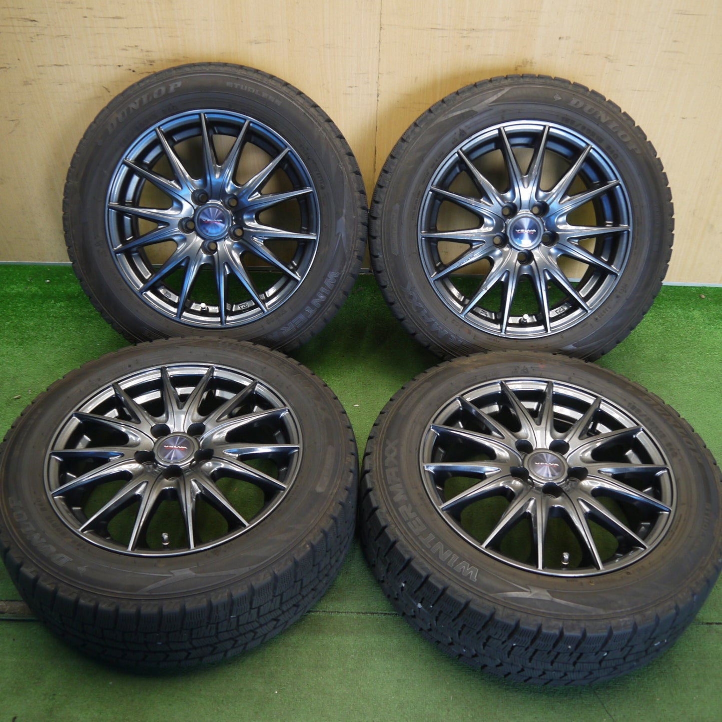 バリ溝！キレイ！9.5分★シエンタ 等 185/60R15 スタッドレス ダンロップ ウインターマックス WM02 VELVA SPORTZ ヴェルヴァ 15インチ PCD100/5H★6060805Hス
