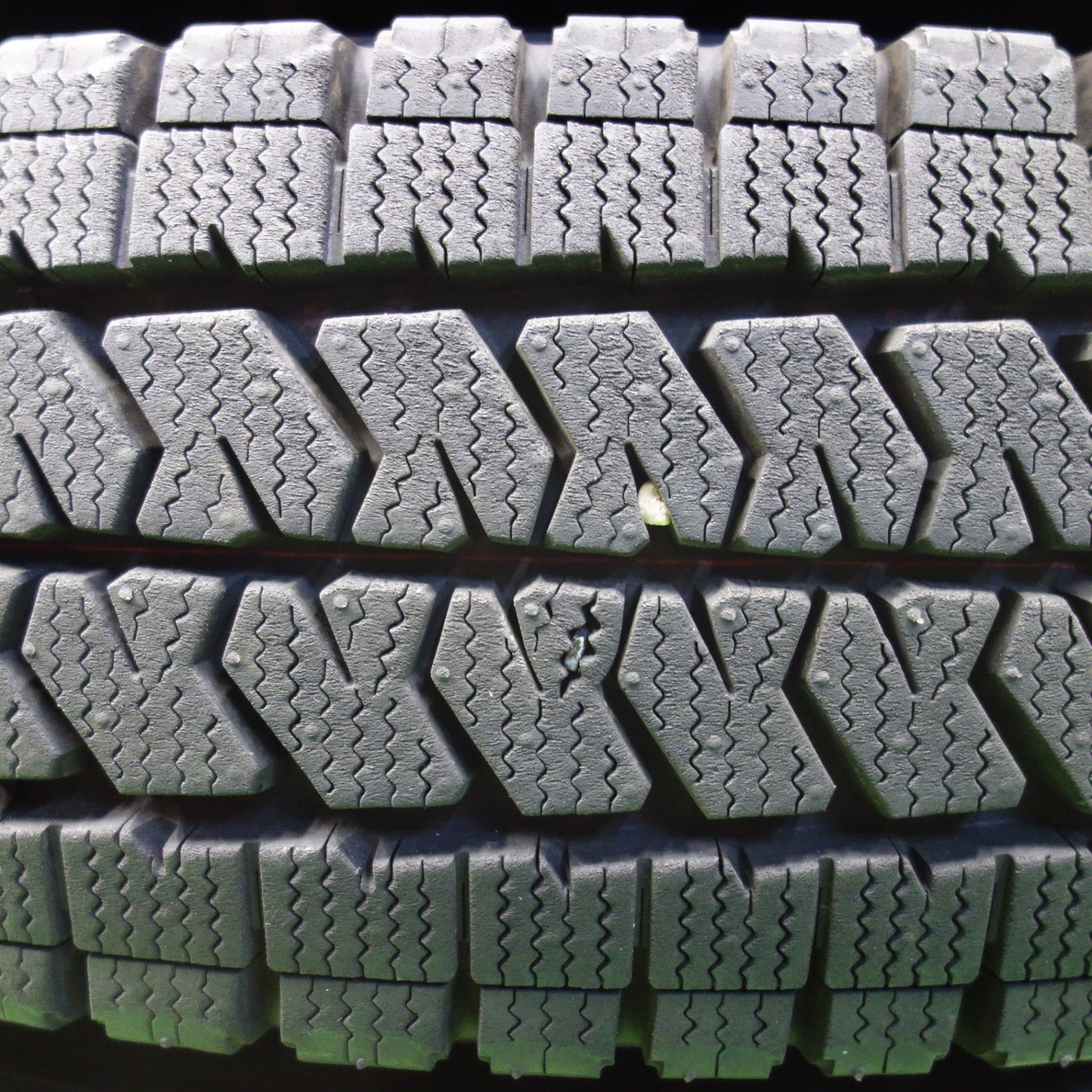 超バリ溝！24年！キレイ！ほぼ10分★スタッドレス 195/80R15 107/105N ブリヂストン ブリザック VL10 REMUZEN レミューゼン 15インチ PCD139.7/6H★5112703KTス