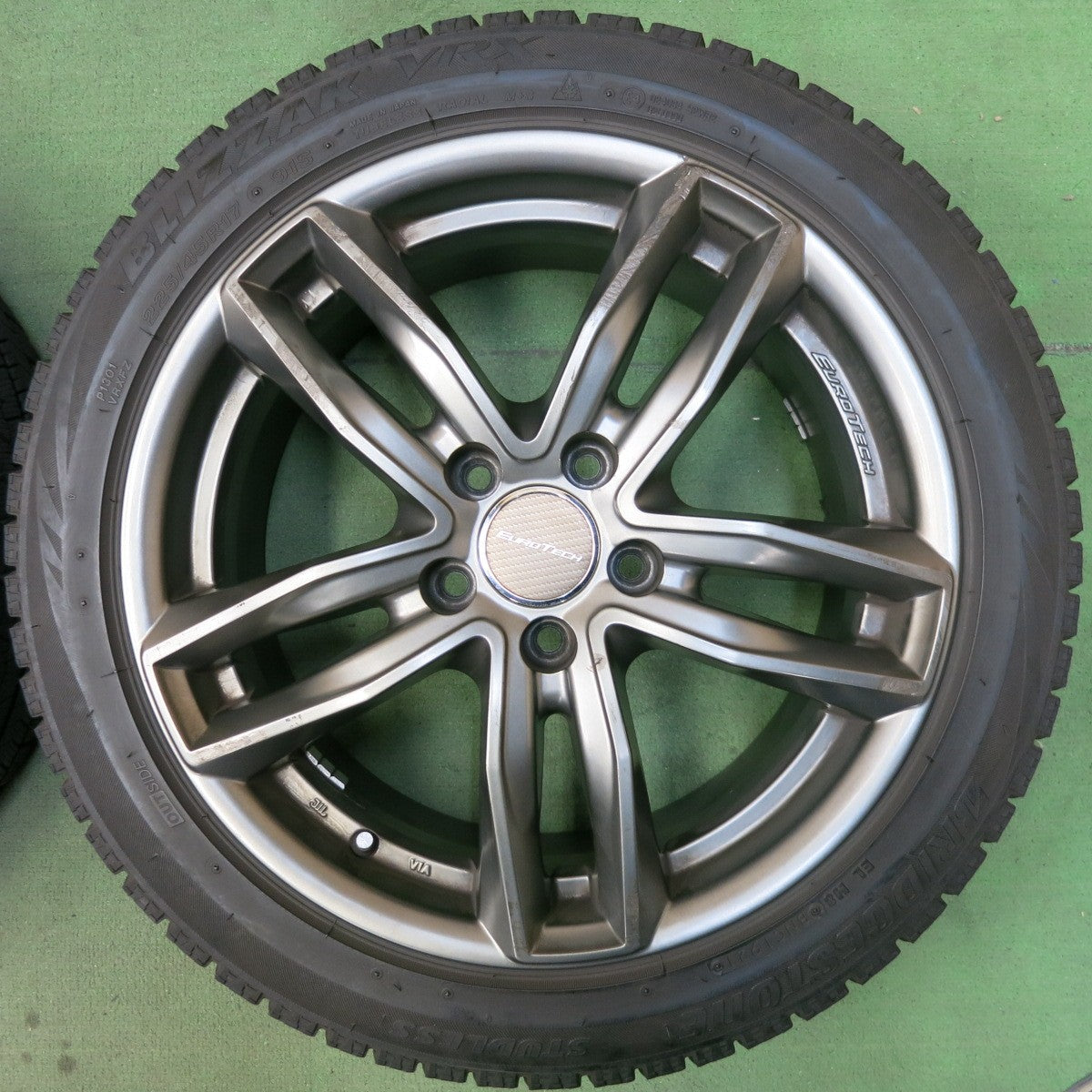 バリ溝！21年！9.5分★アウディ A3 等 EUROTECH GAYA5 225/45R17 スタッドレス ブリヂストン ブリザック VRX ユーロテック ガヤ5 17インチ PCD112/5H★5082203SKス