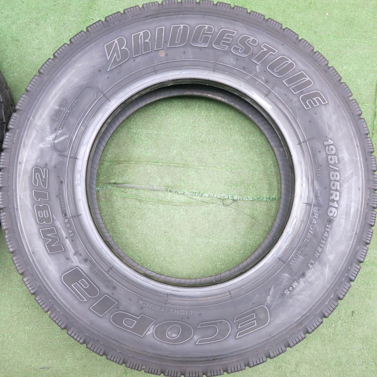 *送料無料* バリ溝！20年！8.5分★トラック タイヤ 195/85R16 114/112N ブリヂストン エコピア M812 ミックス オールシーズン 16インチ★4071403HAノタ