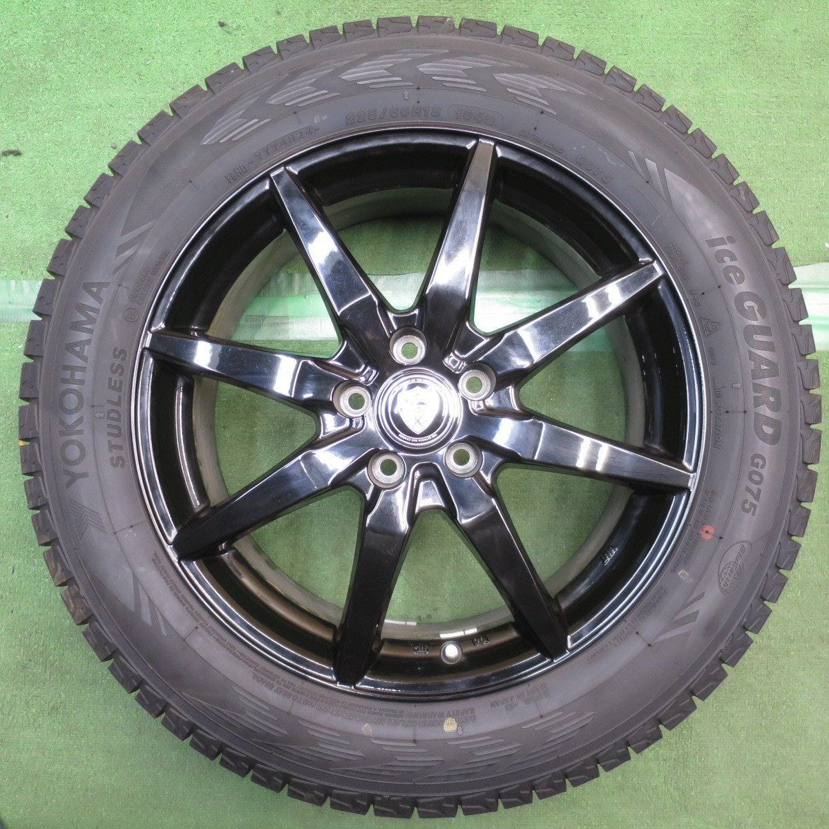 バリ溝！24年！キレイ！9.5分◎スタッドレス 225/60R18 ヨコハマ アイスガード G075 ESTROSA EST-8S エステローザ 18インチ PCD114.3/5H◎6100904NJス