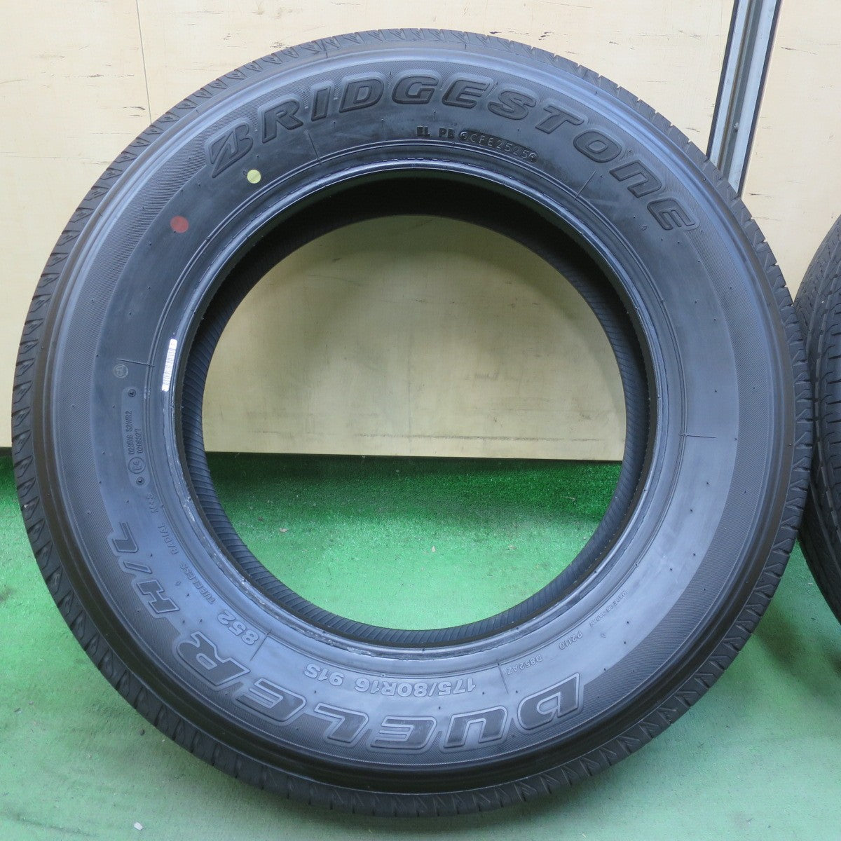 新車外し！25年★ジムニー 等 175/80R16 ブリヂストン デューラー H/L 852 DUELER 16インチ タイヤ★6031403イノタ