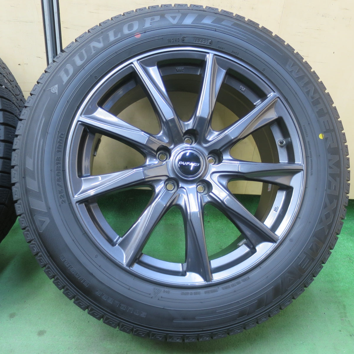 センサー付！バリ溝！23年！キレイ！9分★スタッドレス 225/60R18 ブリヂストン ブリザック VRX3 ダンロップ ウインターマックス 03 DUFACT デュファクト 18インチ PCD114.3/5H★6011904イス