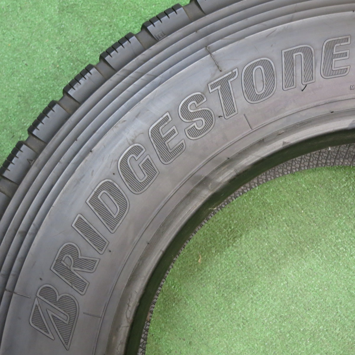 ほぼ未使用！24年！1本◎トラック タイヤ 245/70R19.5 136/134J ブリヂストン エコピア M801 Ⅱ ミックス オールシーズン 19.5インチ◎6101405KKスタ