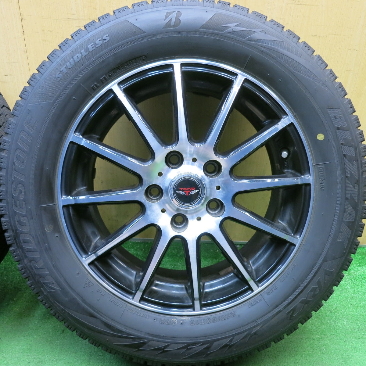 バリ溝！24年！9.5分◎スタッドレス 215/60R16 ブリヂストン ブリザック VRX2 TEAD テッド 16インチ PCD114.3/5H◎6091304HAス