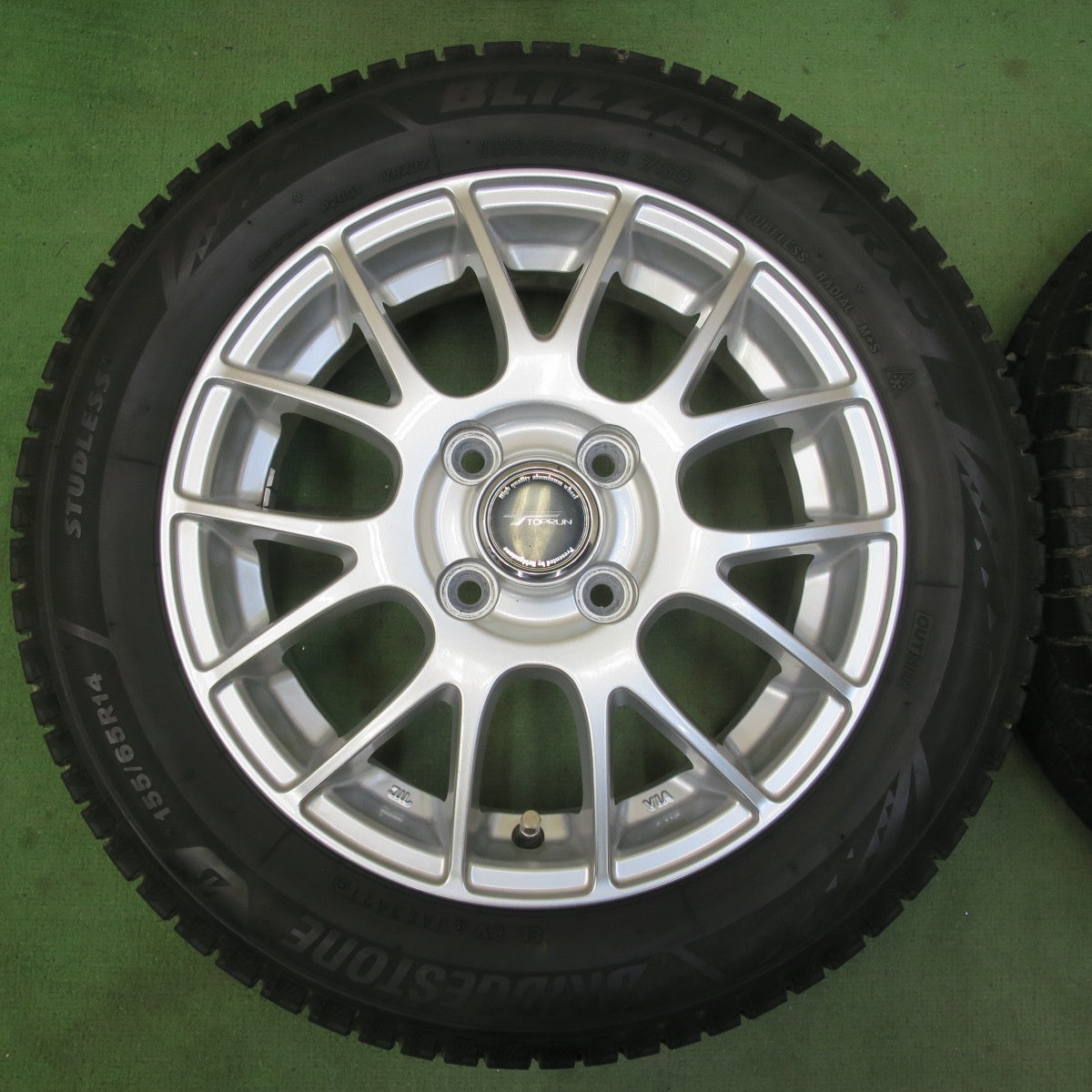 キレイ★スタッドレス 155/65R14 ブリヂストン ブリザック VRX3 TOPRUN トップラン 14インチ PCD100/4H★6033010イス