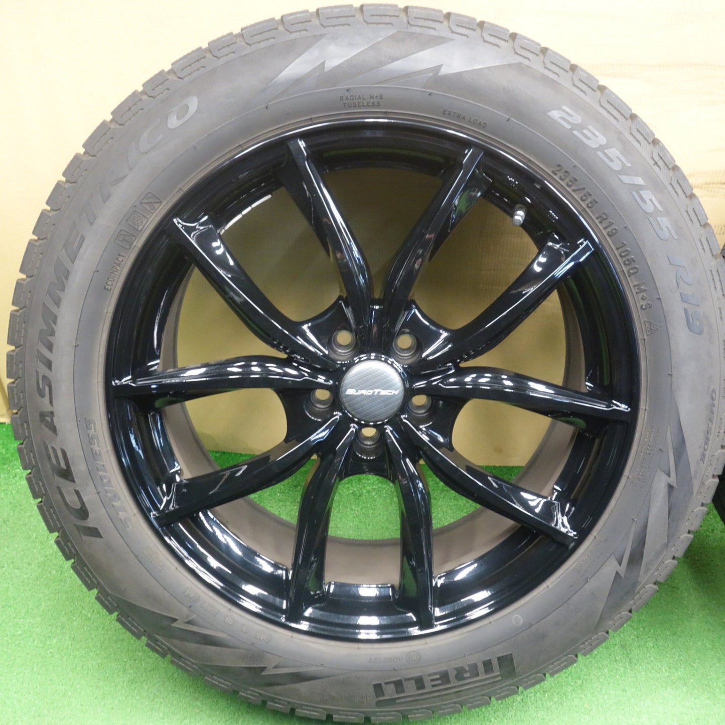 バリ溝！キレイ！8.5分◎ボルボ 等 EUROTECH MP-LINE 235/55R19 スタッドレス ピレリ アイスアシンメトリコ ユーロテック MPライン 19インチ PCD108/5H◎6060402KTス