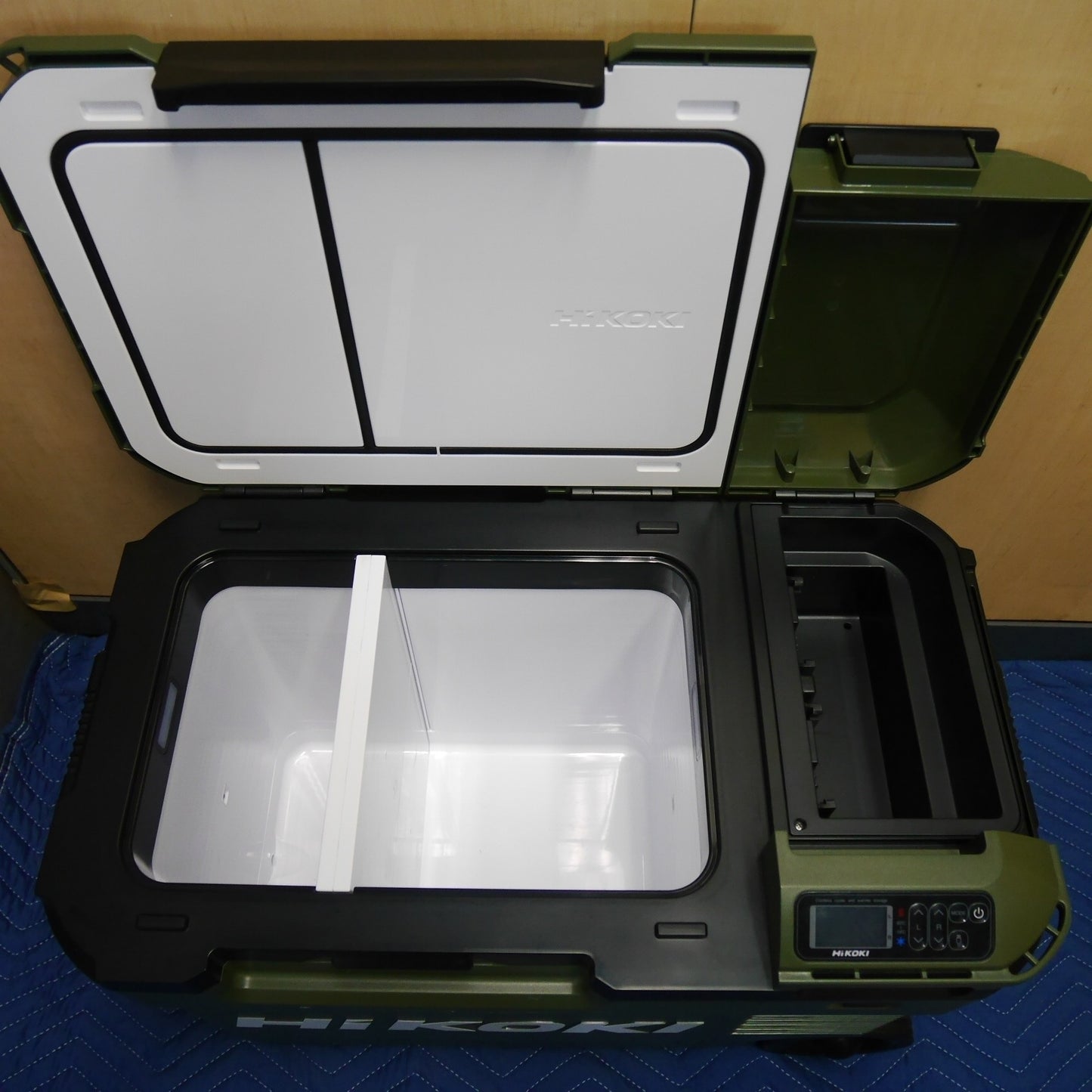 [送料無料] キレイ！バッテリー2個！付属品付き☆HiKOKI ハイコーキ コードレス 冷温庫 UL18DB 25L グリーン カーキ 緑 クーラーボックス ポータブル 冷蔵庫 キャンプ アウトドア☆