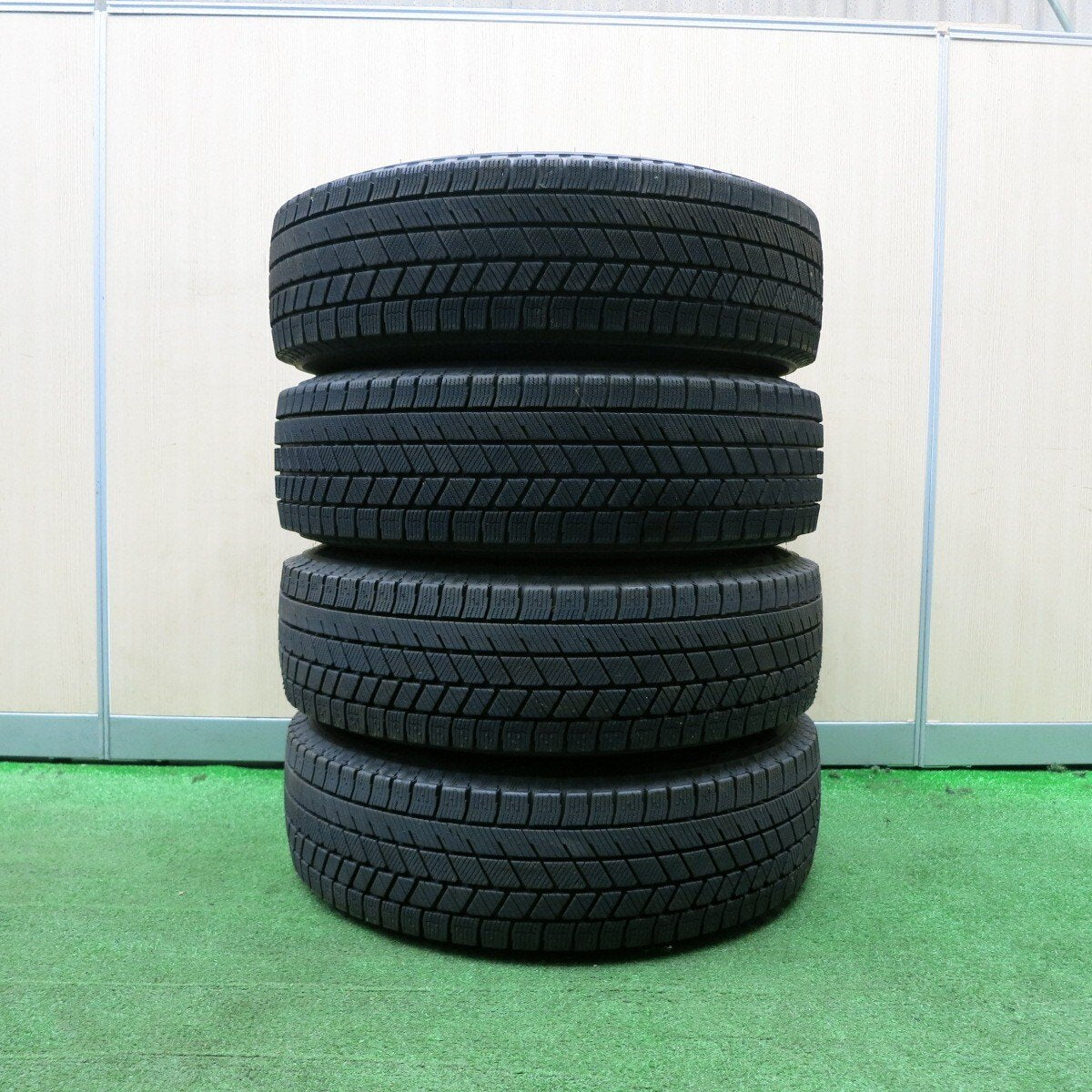 バリ溝！21年！9.5分以上★スタッドレス 175/70R14 ブリヂストン ブリザック VRX3 Fang ファング PCD100/4H★4031901NJス