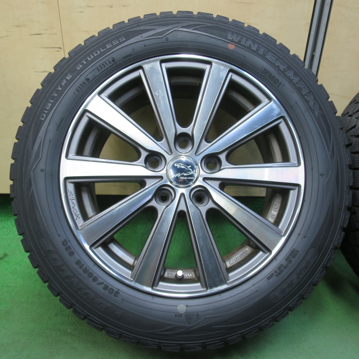 4本価格★スタッドレス 205/60R16 ダンロップ ウインターマックス WM01 SMACK ENKEI スマック エンケイ 16インチ PCD114.3/5H★5100905イス
