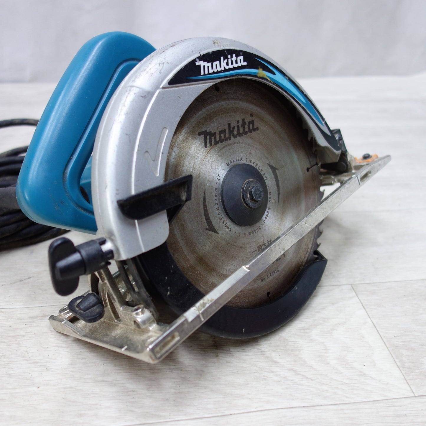 [送料無料] ◆マキタ 190mm マルノコ 100V 5834BA 丸鋸 丸のこ 丸ノコ 木工 切断機 電動 工具◆