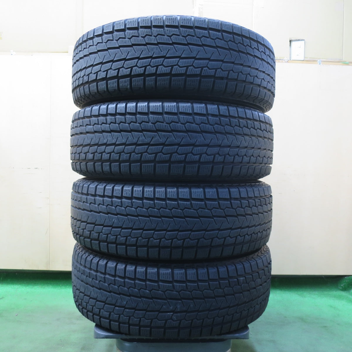 バリ溝！8.5分★スタッドレス 225/65R17 ヨコハマ アイスガード G075 タイヤ 17インチ ハリアー RAV4 エクストレイル 等★5112406イスタ