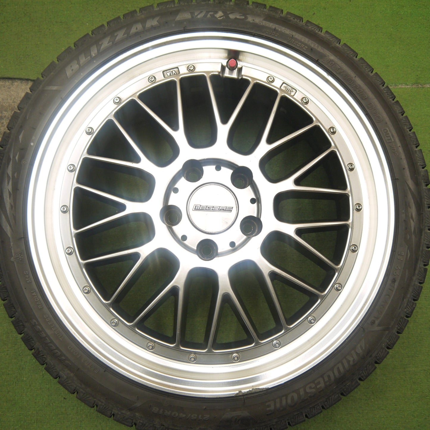 バリ溝！21年！9.5分★スタッドレス 215/40R18 ブリヂストン ブリザック VRX3 Stich LEGZAS M110 シュティッヒ レグザス 18インチ PCD114.3/5H★5100602Hス