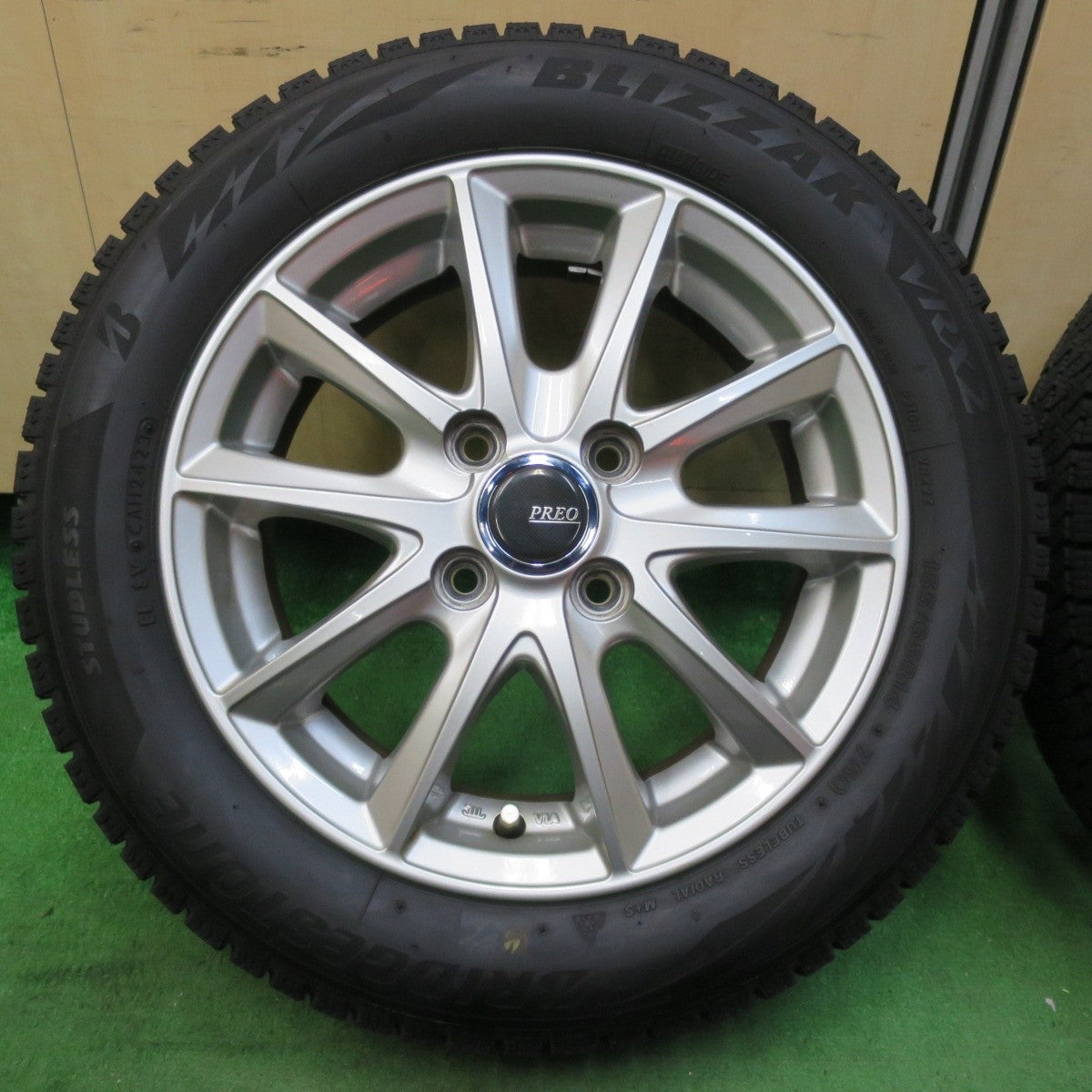 バリ溝！23年！キレイ！ほぼ10分★スタッドレス 155/65R14 ブリヂストン ブリザック VRX2 PREO プレオ 14インチ PCD100/4H★5010703イス