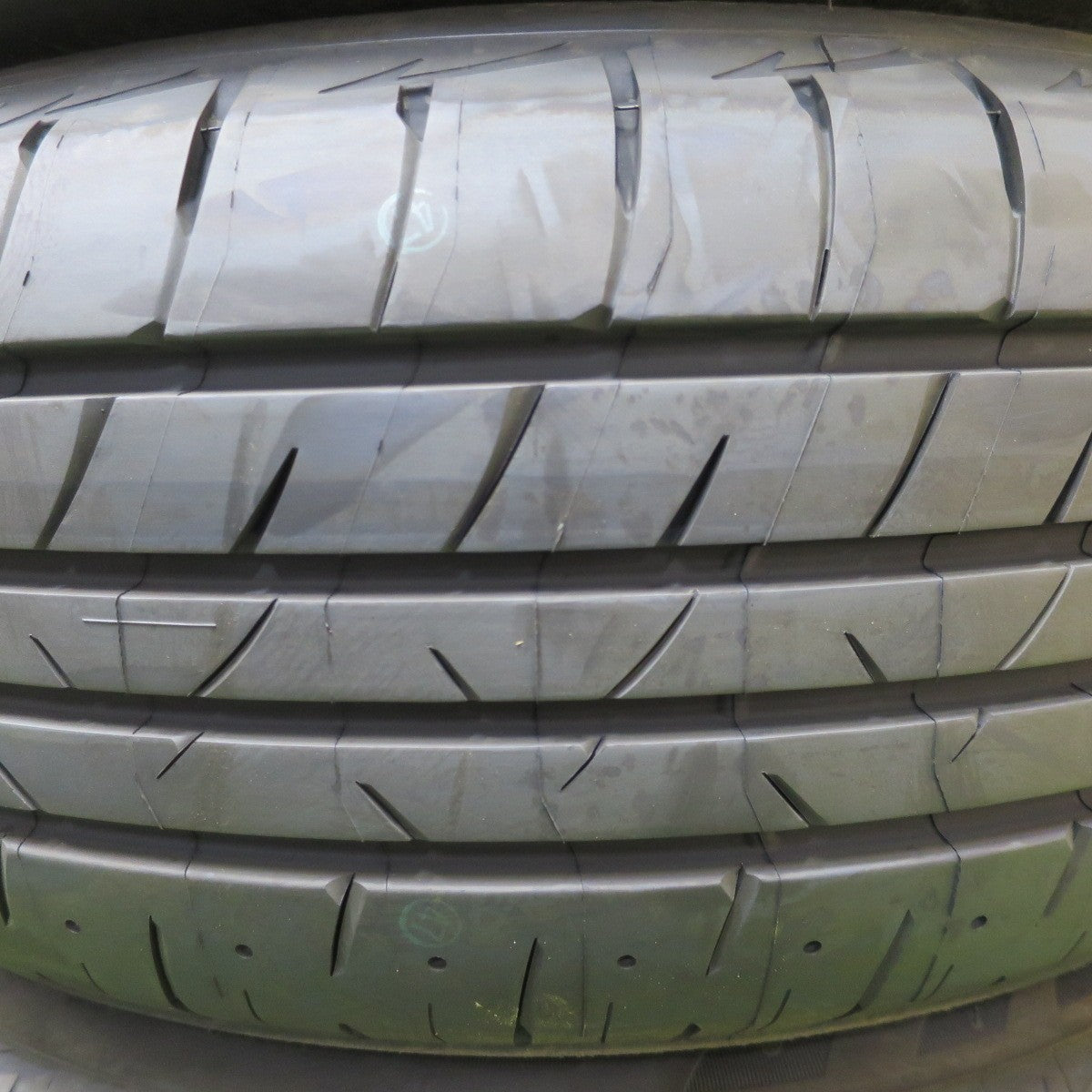 未使用！25年★205/55R16 ブリヂストン プレイズ PX-RV2 タイヤ 16インチ カローラ ツーリング ノア リーフ レガシィ ヴォクシー 等★6032302NGノタ