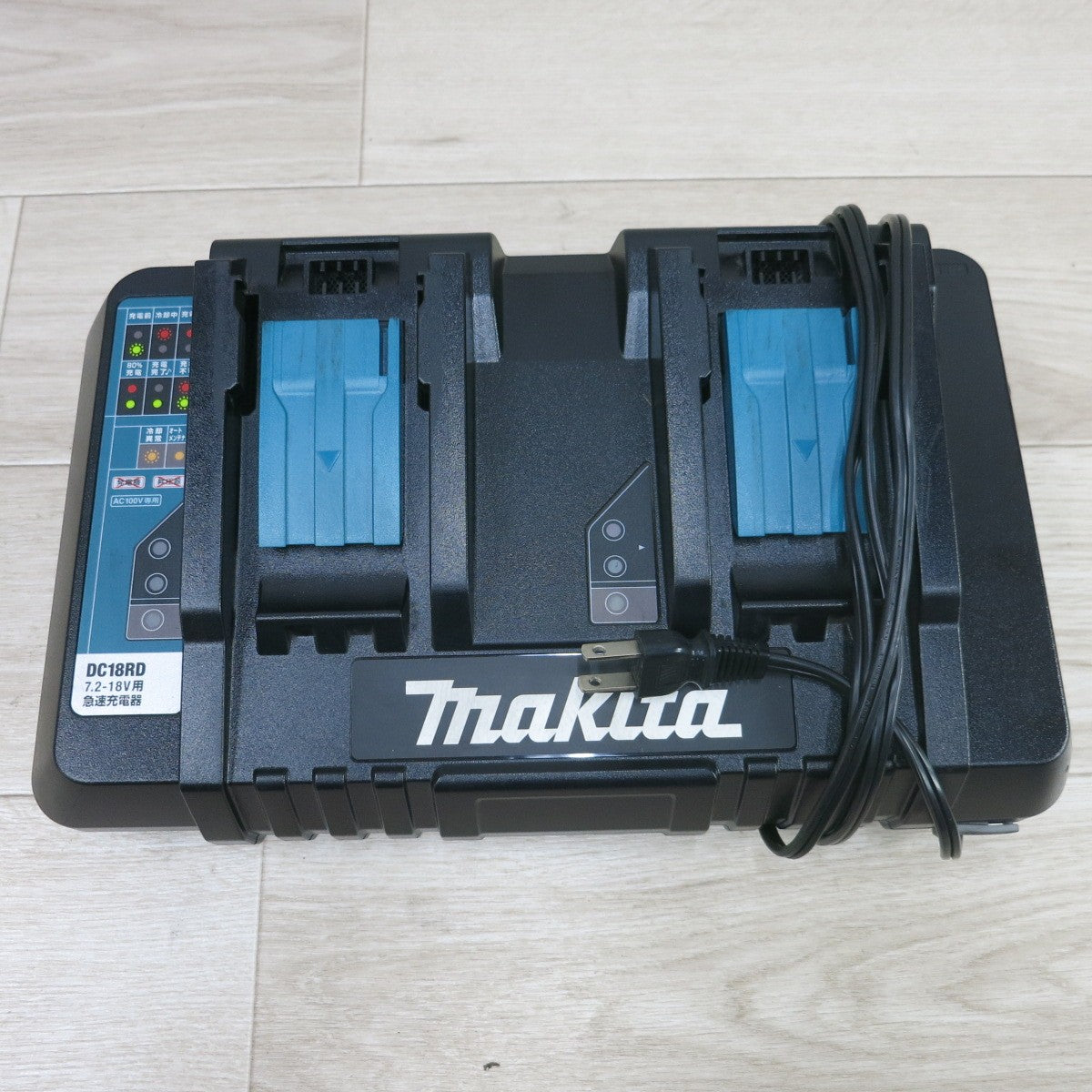 [送料無料] 付属品付き！バッテリー2個◆マキタ ロボット クリーナー RC200D 業務用 掃除機 18V 2口 急速 充電器 DC18RD makita◆