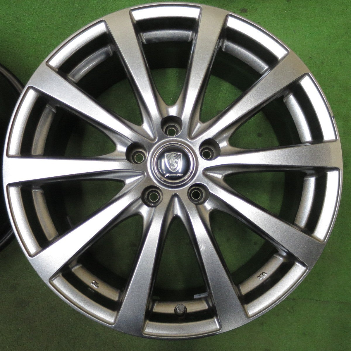 キレイ★MANARAY SPORT マナレイ スポーツ 18インチ ホイール 18×7J PCD114.3/5H★6030602NGホ