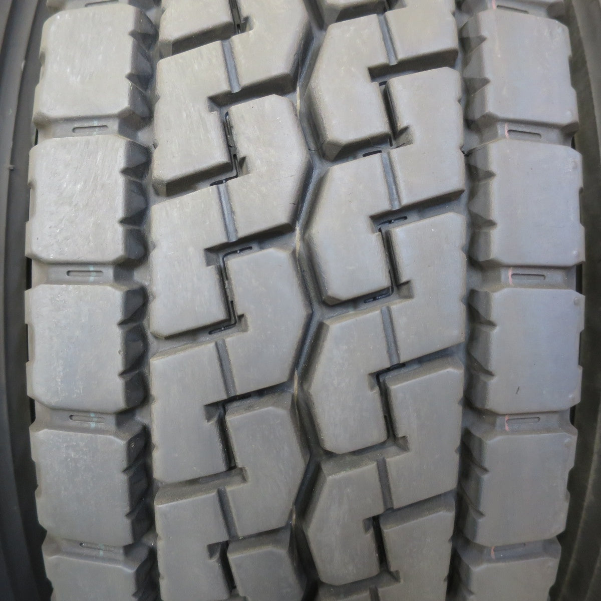 バリ溝！24年！9分★トラック 高荷重 トレーラー 等 タイヤ 235/70R17.5 136/134J トーヨー M626 オールシーズン ミックス 17.5インチ★6072904イスタ