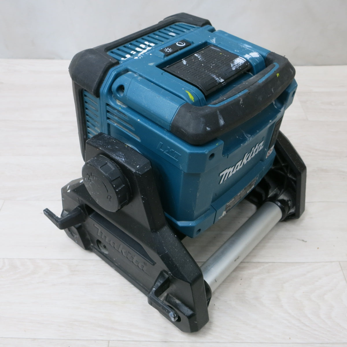[送料無料] ◆makita マキタ 充電式スタンドライト ML811 14.4V/18V 防塵 防水 ワークライト 本体のみ◆