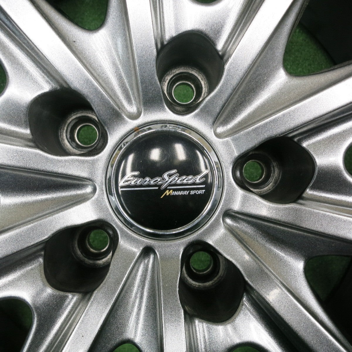 [送料無料] バリ溝！22年！綺麗！9.5分★スタッドレス 225/60R18 グッドイヤー アイスナビ SUV EuroSpeed MANARAY SPORT 18インチ PCD114.3/5H★4111203NJス