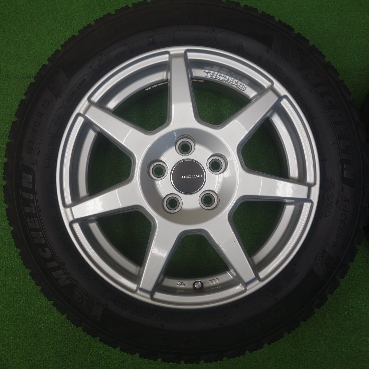 バリ溝！キレイ！8.5分★ワーゲン 等 TECMAG Type 207R 185/60R15 スタッドレス ミシュラン X-ICE SNOW テクマグ タイプ 207R 15インチ PCD100/5H★6040603KTス