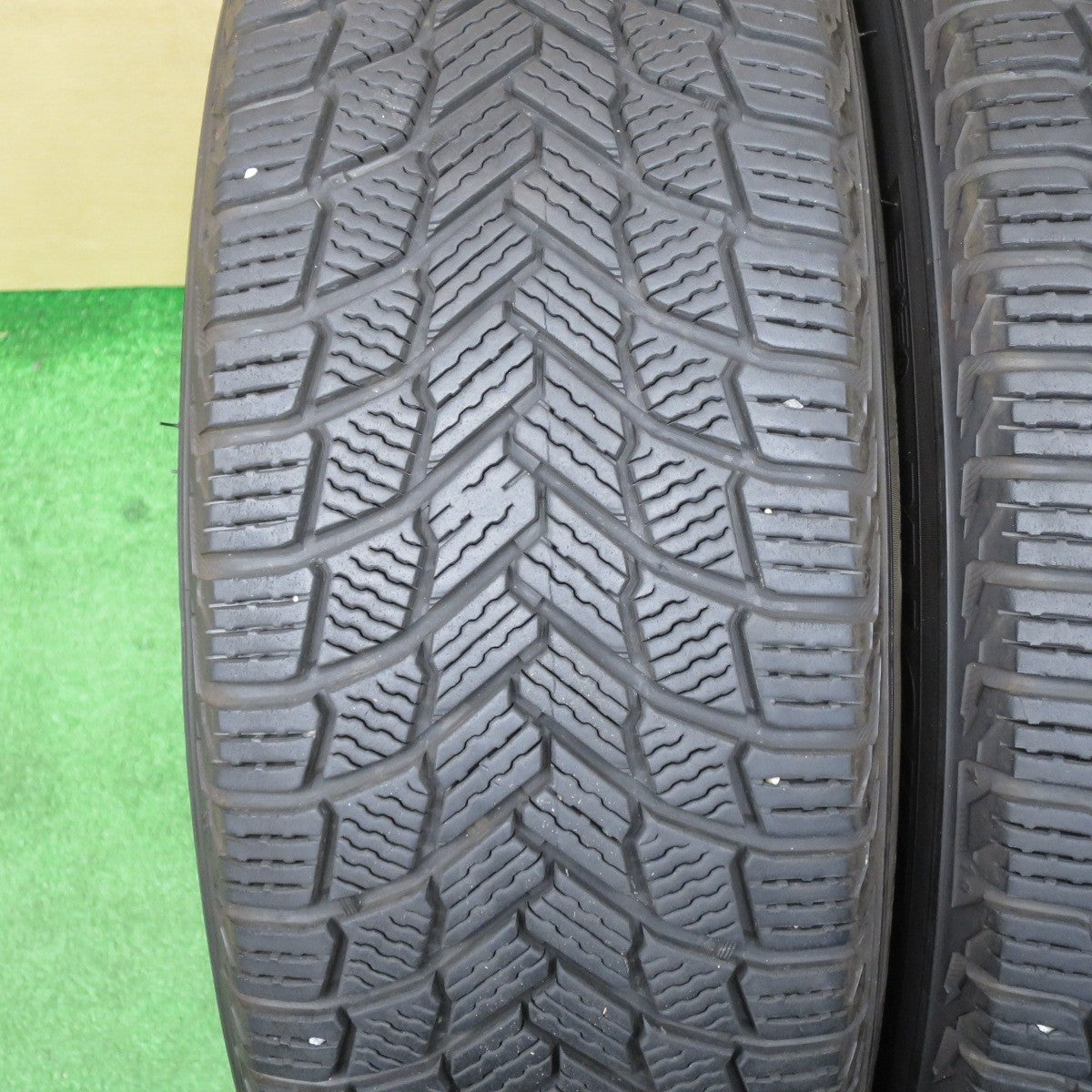 バリ溝！キレイ！8.5分★アウディ Q3 F3 純正 215/65R17 スタッドレス ミシュラン X-ICE SNOW 17インチ PCD112/5H★6040307NKス