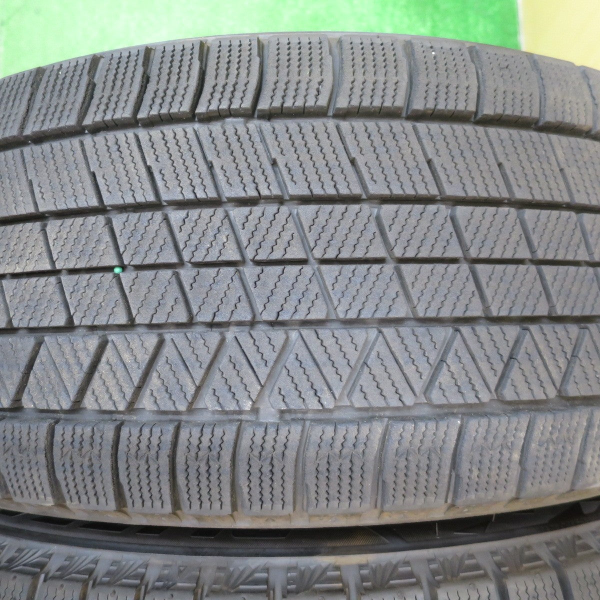 センサー付 バリ溝 23年 綺麗 9.5分以上★BMW x2 xDrive 20i Mスポーツ 純正  245/45R19 スタッドレス ブリヂストン ブリザック VRX3 PCD112/5H★5052102NJス