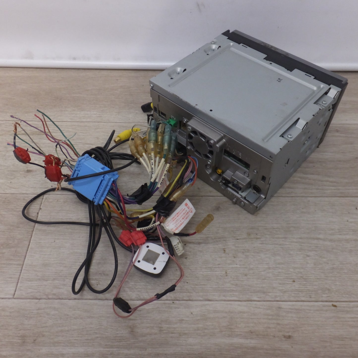 [送料無料] 現状品★カロッツェリア carrozzeria カーナビ 楽ナビ 2Dメインユニットタイプ AVIC-MRZ099[15]★