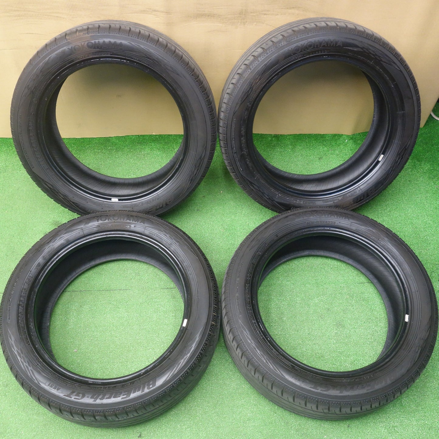 バリ溝！23年！8.5分★185/55R16 ヨコハマ BluEarth-GT AE51 ブルーアース タイヤ 16インチ フィット アクア、スイフト 等★6042202KTノタ